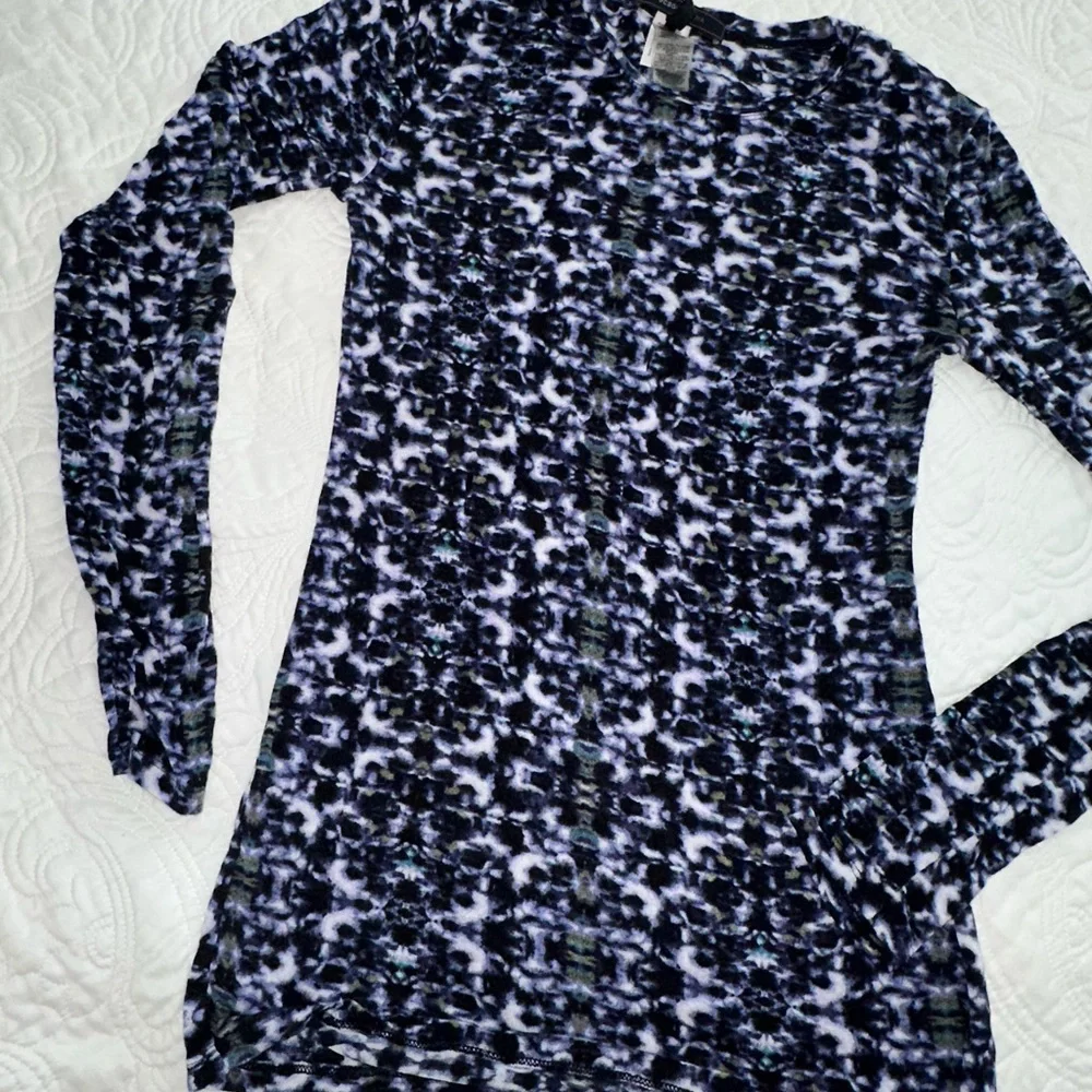 BCBGMaxAzria Long Sleeve Abstract Print Top - Black & Purple - Picture 2 of 3